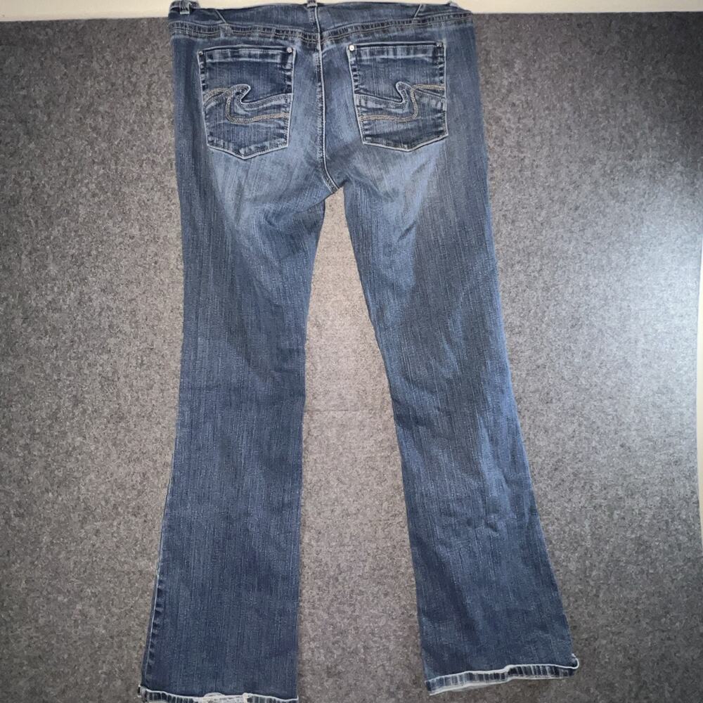 White House Black Market BLANC Flare Leg Jeans Size 6R Regular Blue Wash - Picture 5 of 7